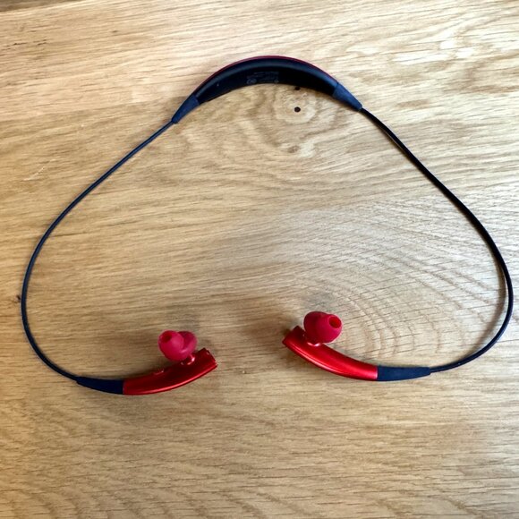 Samsung Gear Circle Wireless Headphones, Around the Neck Design, Red - Picture 6 of 16